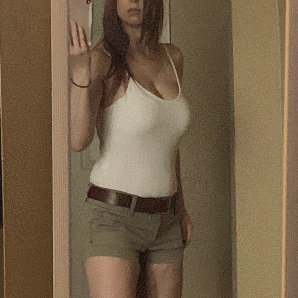Shorts - Picture 2 of 4